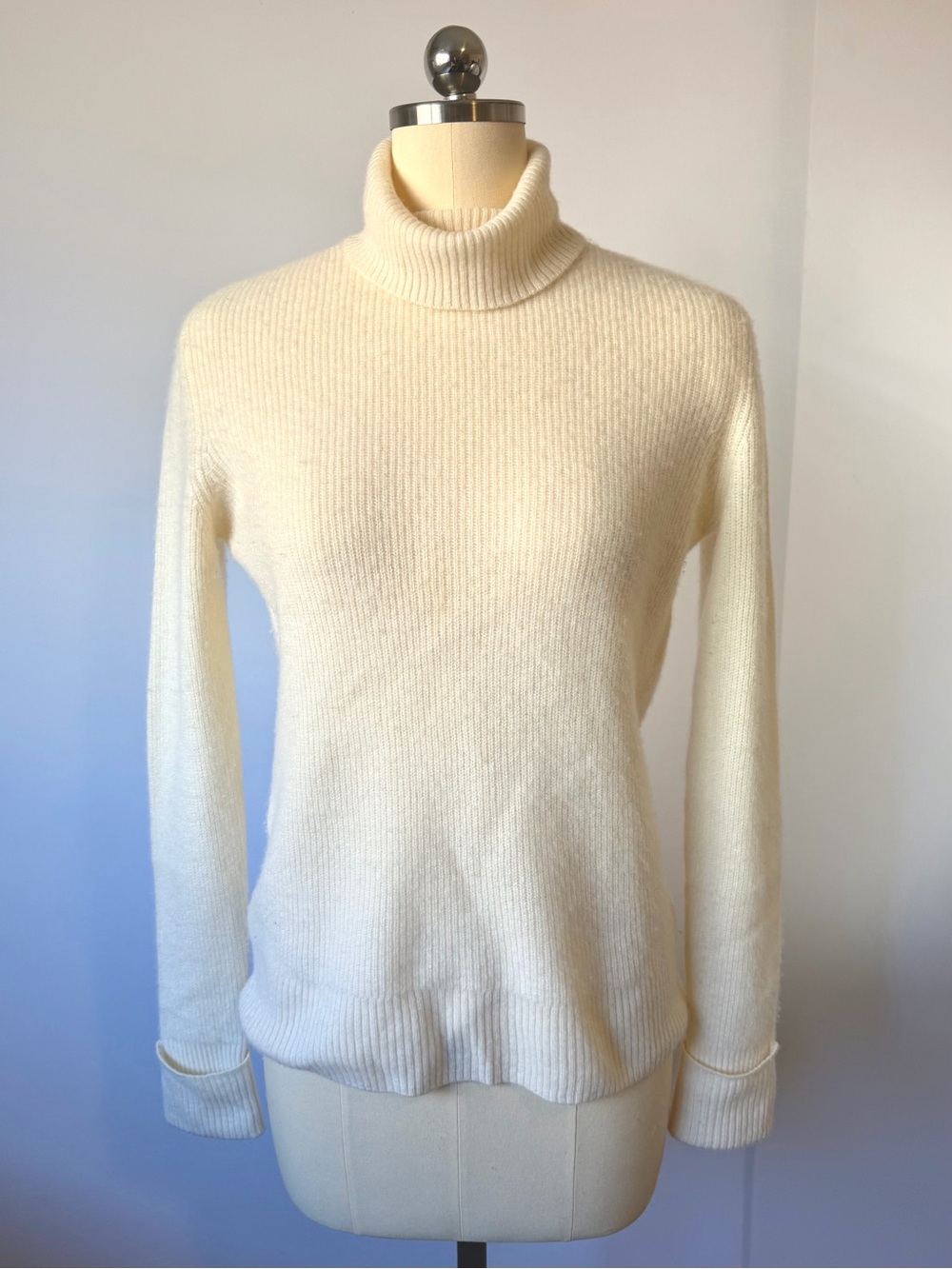 Sax Fifth Avenue Cashmere Turtleneck Sweater - Size Small - Ivory